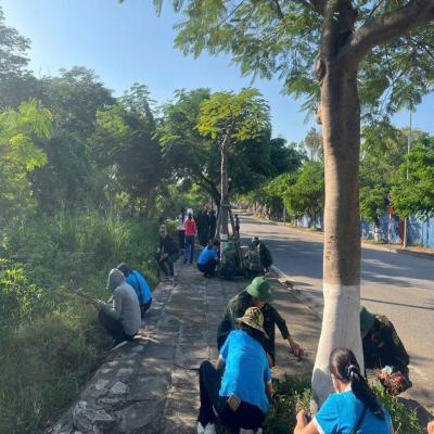 BỘ CHỈ HUY QUÂN SỰ THÀNH PHỐ RA QUÂN NGÀY CHỦ NHẬT XANH 21/9 DỌN VỆ SINH 